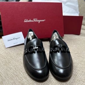 Salvatore Ferragamo Trifoglio Women’s Loafers size 7